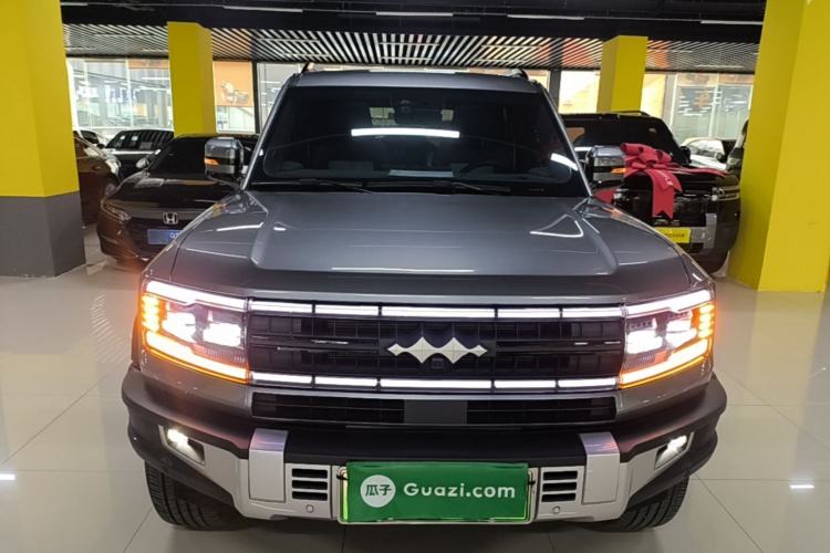 Used Formula Leopard 5 2023 Navigator Edition Front