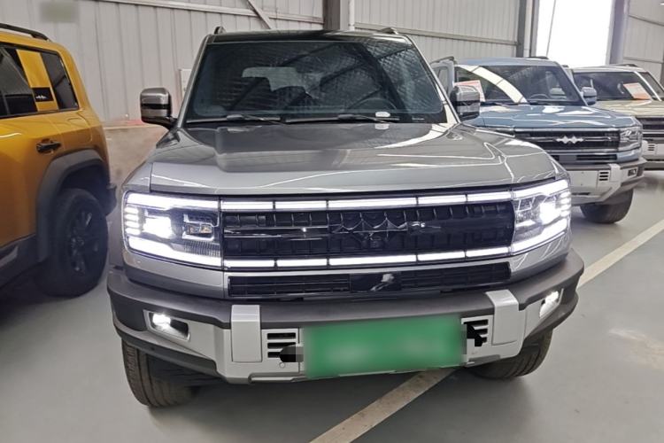 Used Formula Leopard 5 2023 Navigator Edition Front
