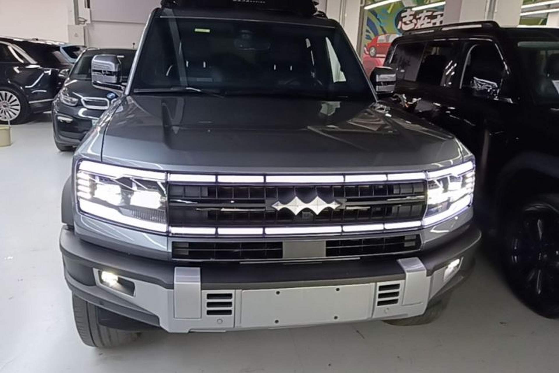 Used Formula Leopard 5 2023 Navigator Edition Front