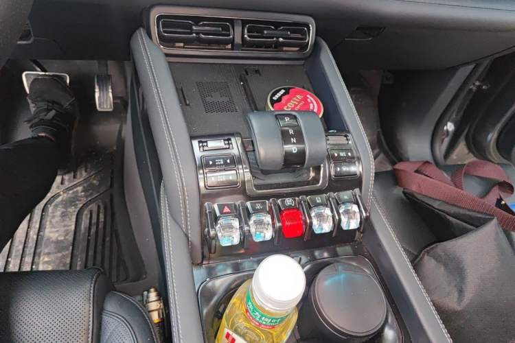 Used Formula Leopard 5 2023 Navigator Edition Gear Lever