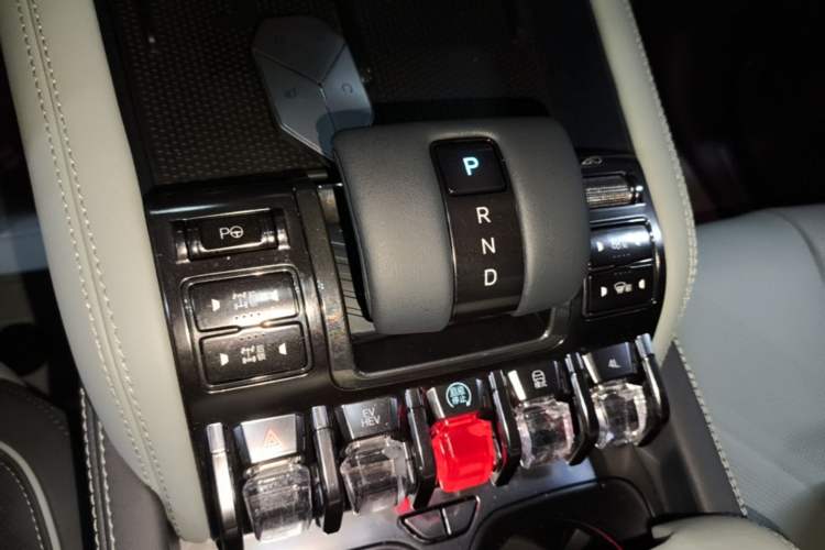 Used Formula Leopard 5 2023 Navigator Edition Gear Lever