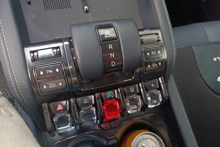 Used Formula Leopard 5 2023 Explore Edition Gear Lever