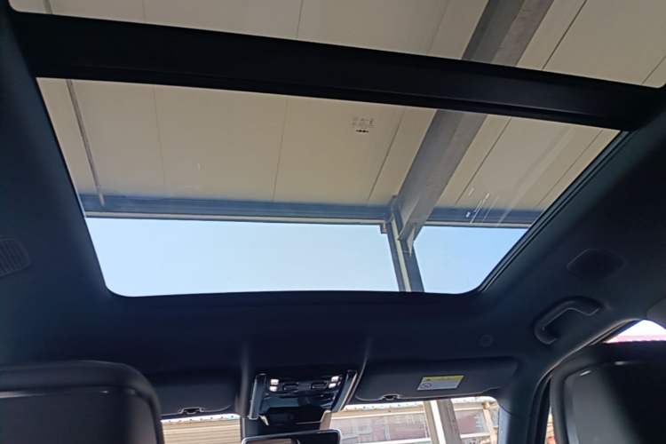 Used Formula Leopard 5 2023 Navigator Edition Headliner