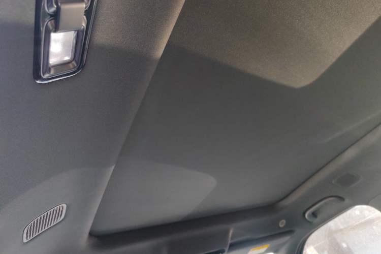 Used Formula Leopard 5 2023 Navigator Edition Headliner