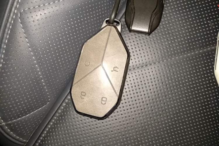 Used Formula Leopard 5 2023 Navigator Edition Interior 1