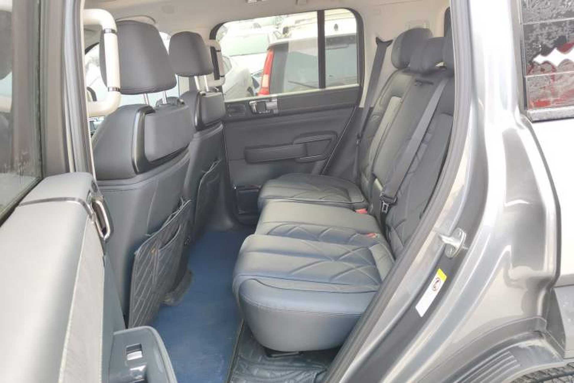Used Formula Leopard 5 2023 Explore Edition Interior 4