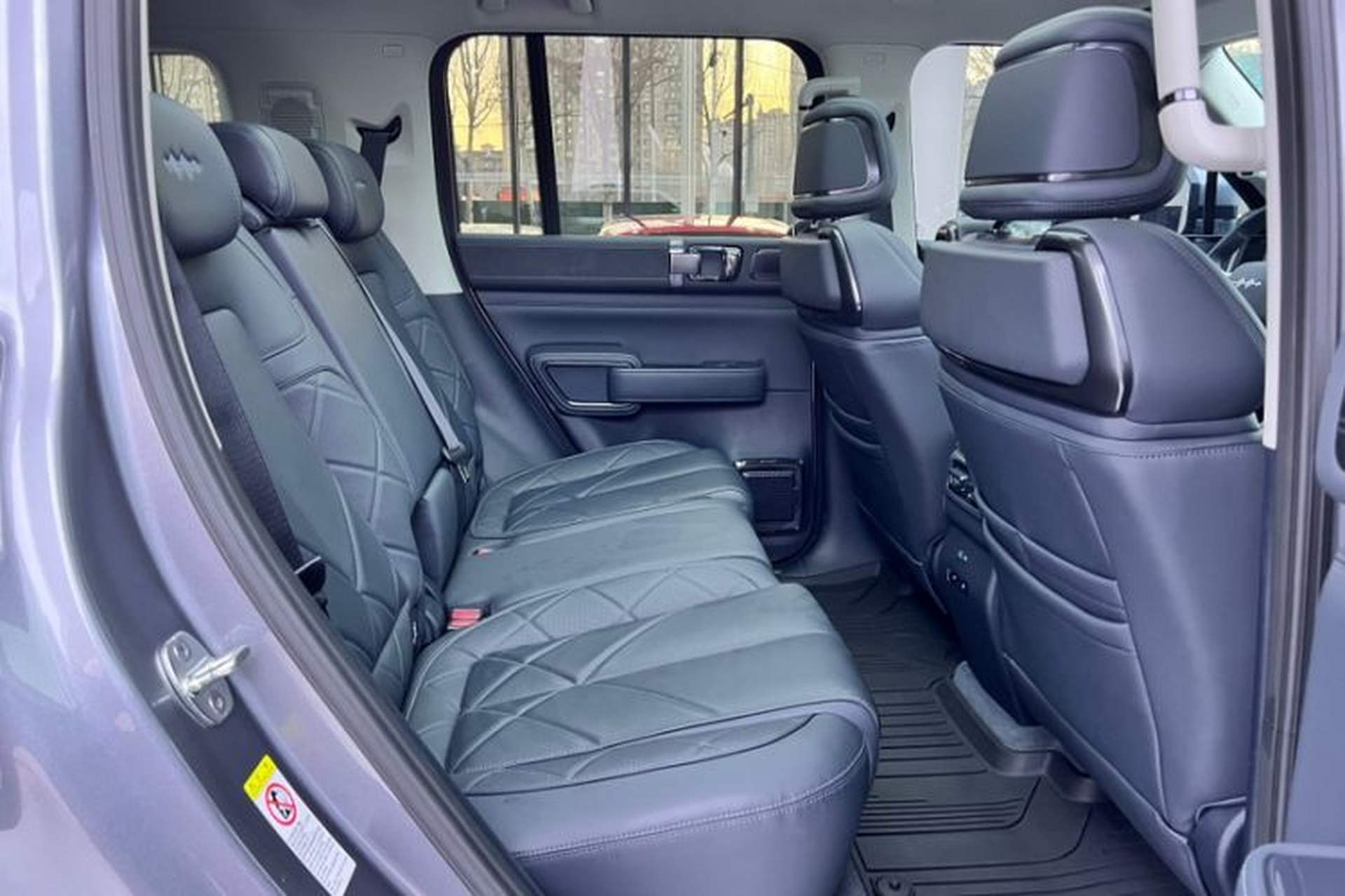 Used Formula Leopard 5 2023 Navigator Edition Interior 6