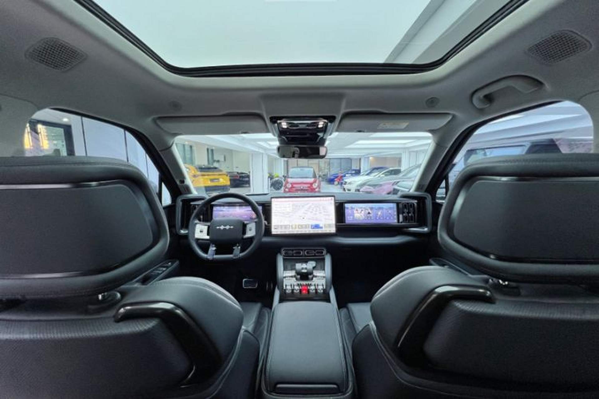 Used Formula Leopard 5 2023 Navigator Edition Interior 7