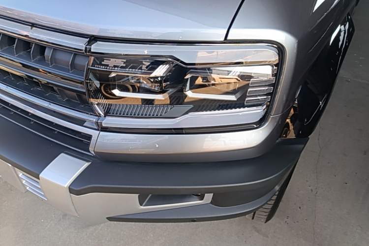 Used Formula Leopard 5 2023 Navigator Edition Left Front Headlight