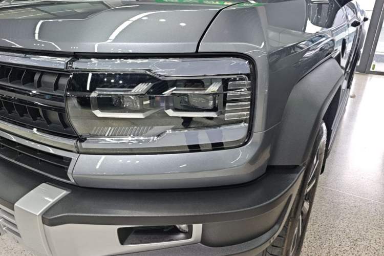 Used Formula Leopard 5 2023 Navigator Edition Left Front Headlight