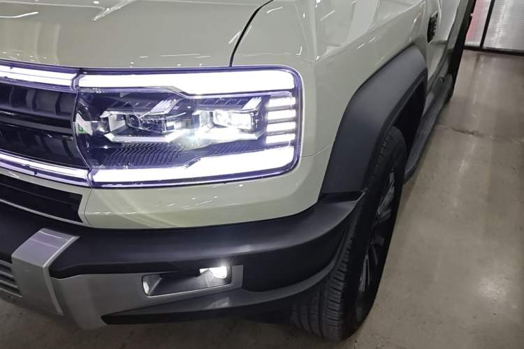 Used Formula Leopard 5 2023 Navigator Edition Left Front Headlight