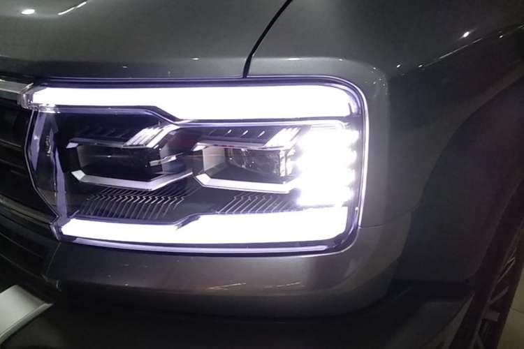 Used Formula Leopard 5 2023 Navigator Edition Left Front Headlight