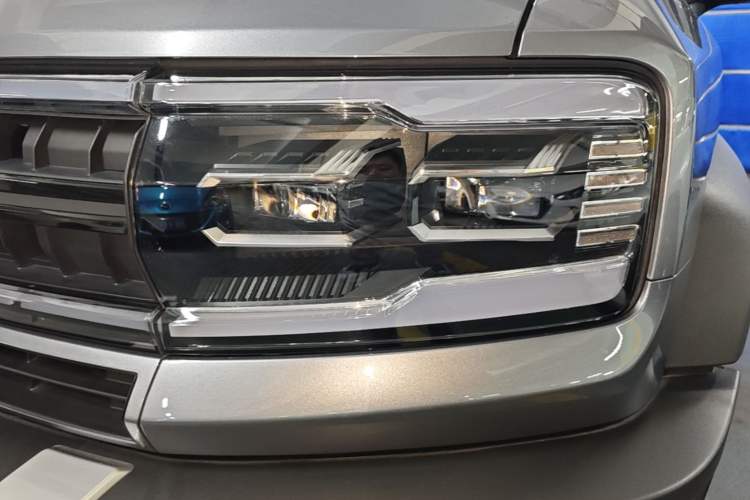 Used Formula Leopard 5 2023 Navigator Edition Left Front Headlight
