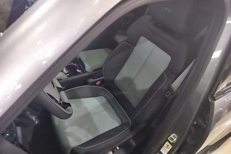 Used Formula Leopard 5 2023 Explore Edition Left Front Seat