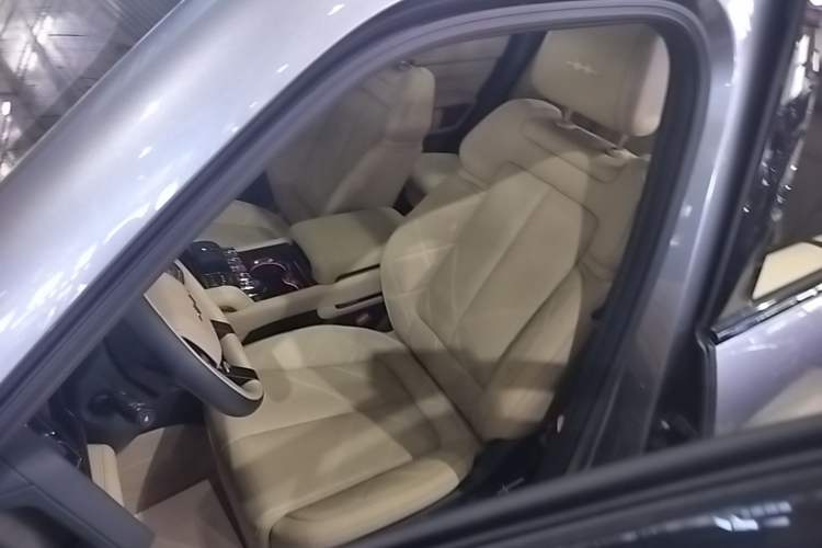 Used Formula Leopard 5 2023 Explore Edition Left Front Seat