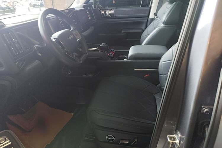 Used Formula Leopard 5 2023 Explore Edition Left Front Seat