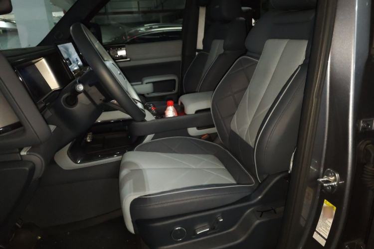 Used Formula Leopard 5 2023 Explore Edition Left Front Seat