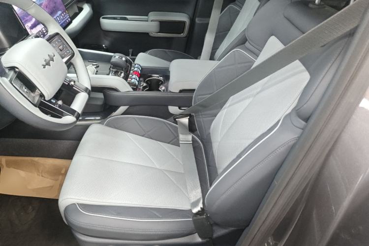 Used Formula Leopard 5 2023 Explore Edition Left Front Seat
