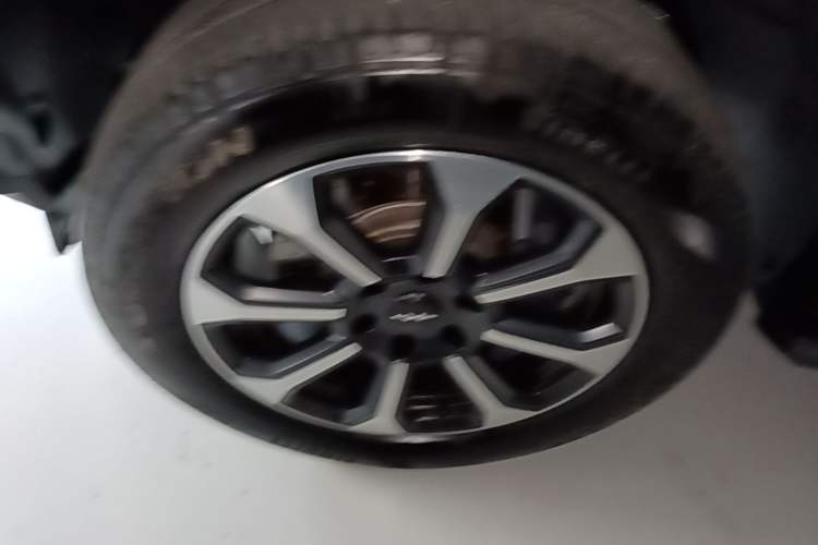 Used Formula Leopard 5 2023 Navigator Edition Left Front Wheel Hub