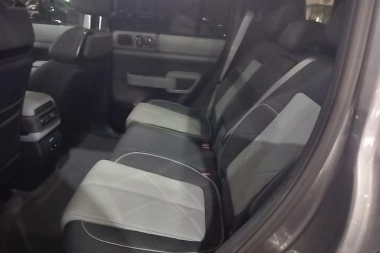 Used Formula Leopard 5 2023 Explore Edition Left Rear Seat