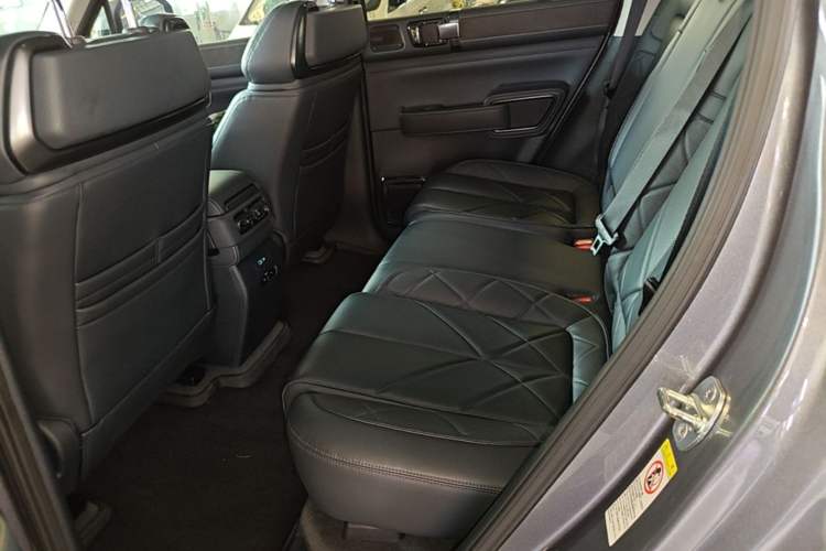 Used Formula Leopard 5 2023 Navigator Edition Left Rear Seat
