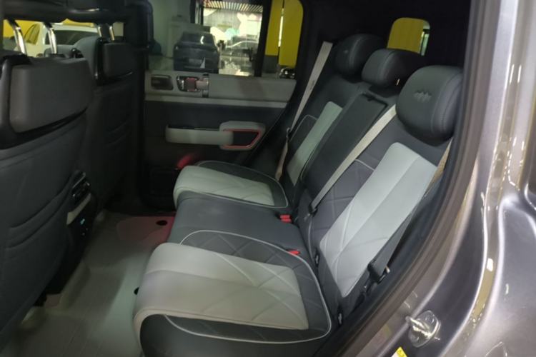 Used Formula Leopard 5 2023 Navigator Edition Left Rear Seat