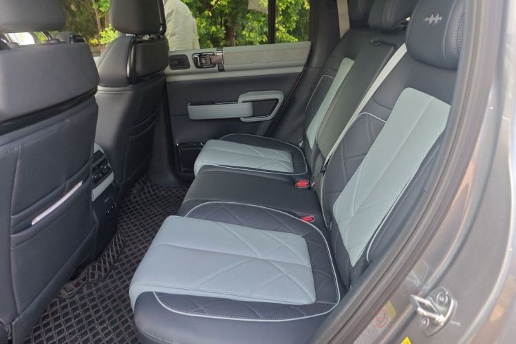 Used Formula Leopard 5 2023 Explore Edition Left Rear Seat