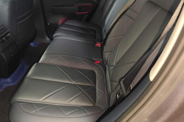Used Formula Leopard 5 2023 Navigator Edition Left Rear Seat