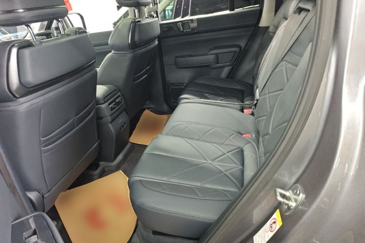 Used Formula Leopard 5 2023 Navigator Edition Left Rear Seat