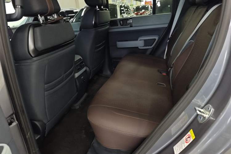 Used Formula Leopard 5 2023 Explore Edition Left Rear Seat