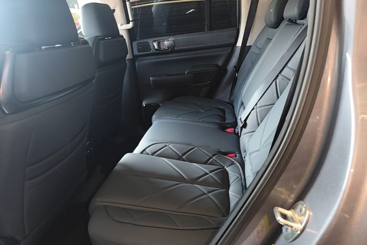 Used Formula Leopard 5 2023 Explore Edition Left Rear Seat