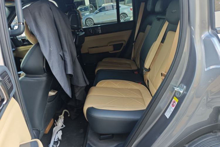 Used Formula Leopard 5 2023 Navigator Edition Left Rear Seat