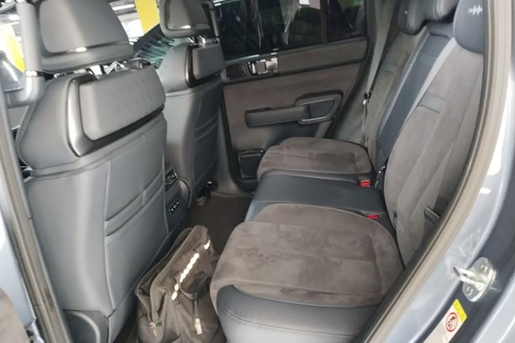 Used Formula Leopard 5 2023 Cloud Ride Flagship Edition Left Rear Seat