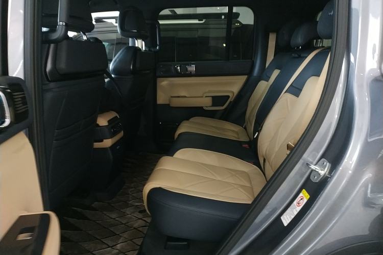 Used Formula Leopard 5 2023 Navigator Edition Left Rear Seat