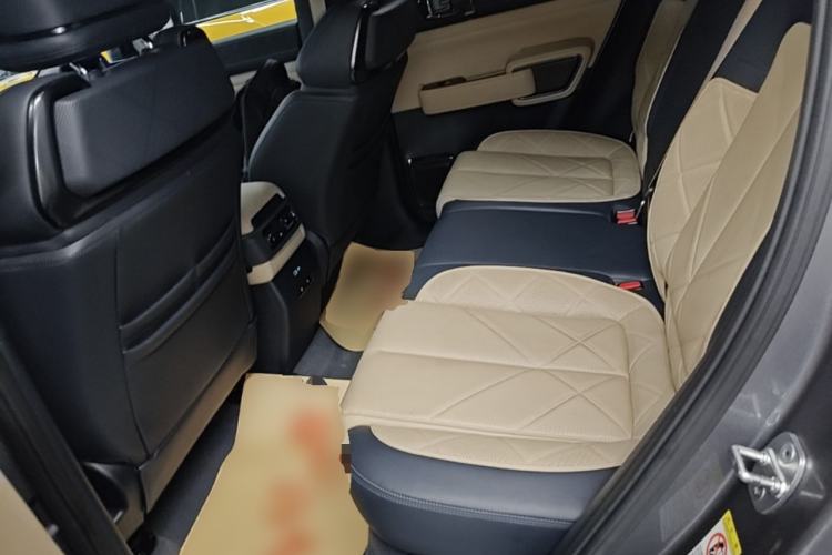Used Formula Leopard 5 2023 Navigator Edition Left Rear Seat