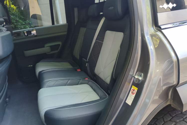 Used Formula Leopard 5 2023 Cloud Ride Flagship Edition Left Rear Seat