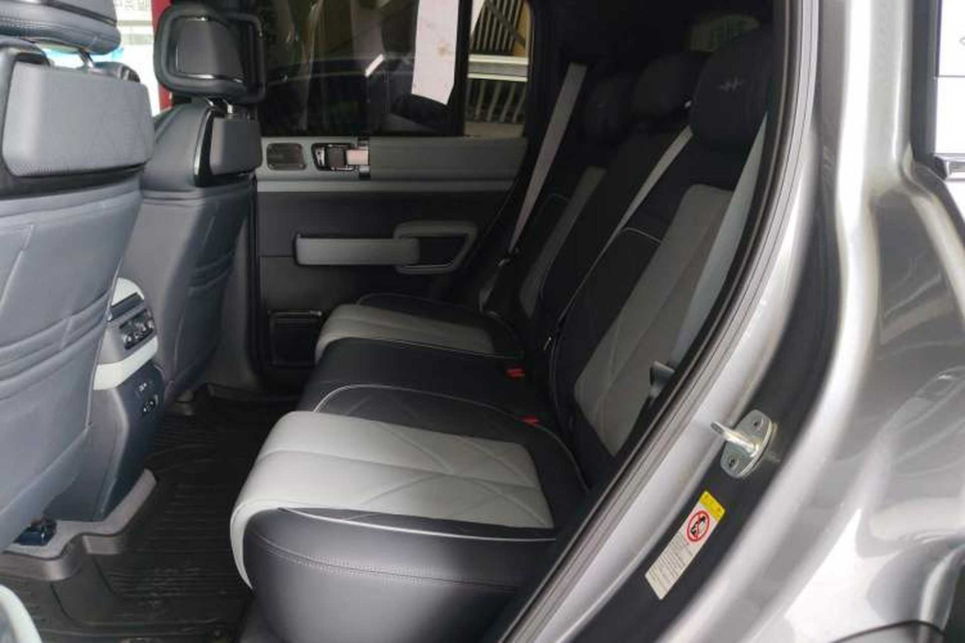 Used Formula Leopard 5 2023 Navigator Edition Left Rear Seat