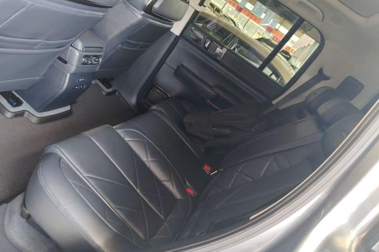 Used Formula Leopard 5 2023 Navigator Edition Left Rear Seat