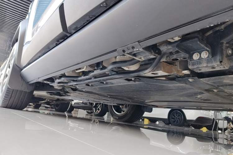 Used Formula Leopard 5 2023 Cloud Ride Flagship Edition Left Side Sill