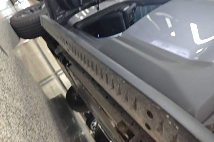 Used Formula Leopard 5 2023 Explore Edition Left Side Sill