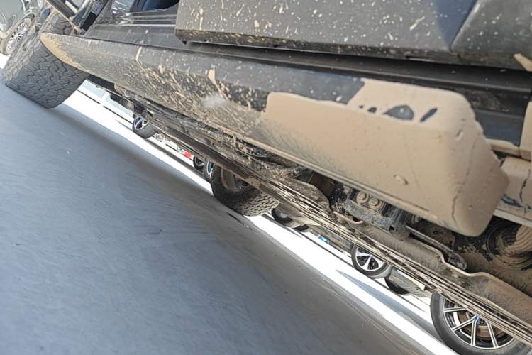 Used Formula Leopard 5 2023 Cloud Ride Flagship Edition Left Side Sill