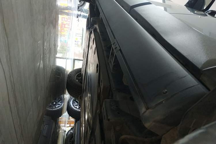 Used Formula Leopard 5 2023 Navigator Edition Left Side Sill