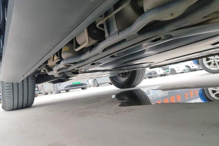 Used Formula Leopard 5 2023 Cloud Ride Flagship Edition Left Side Sill