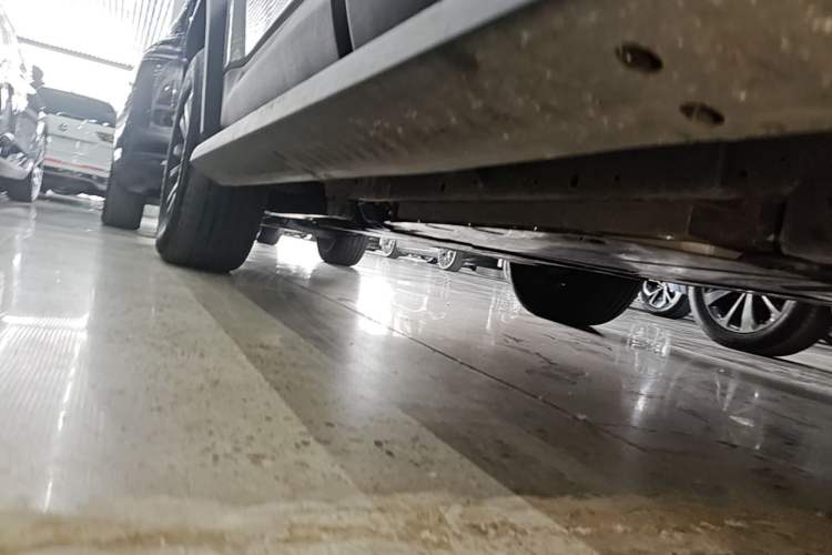 Used Formula Leopard 5 2023 Navigator Edition Left Side Sill