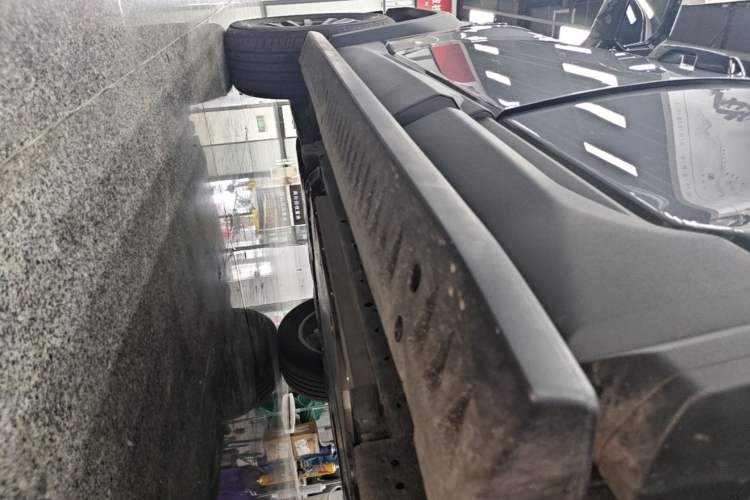 Used Formula Leopard 5 2023 Explore Edition Left Side Sill