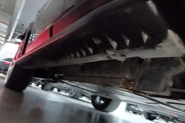 Used Formula Leopard 5 2023 Navigator Edition Left Side Sill