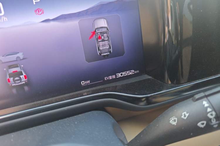 Used Formula Leopard 5 2023 Navigator Edition Odometer Close Up