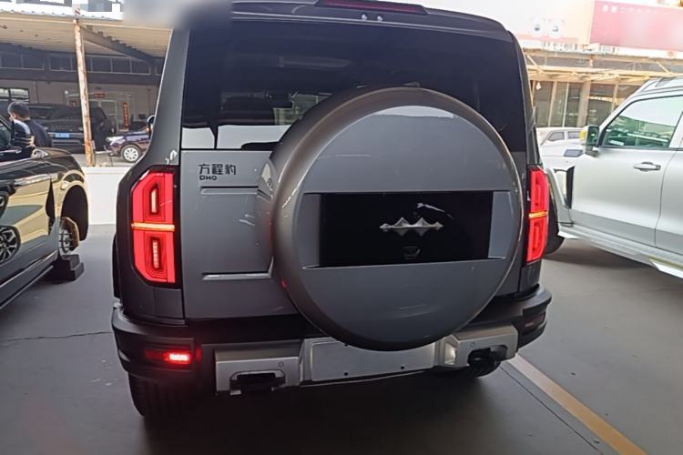 Used Formula Leopard 5 2023 Navigator Edition Rear