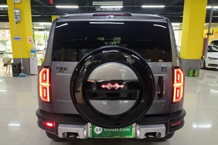 Used Formula Leopard 5 2023 Navigator Edition Rear