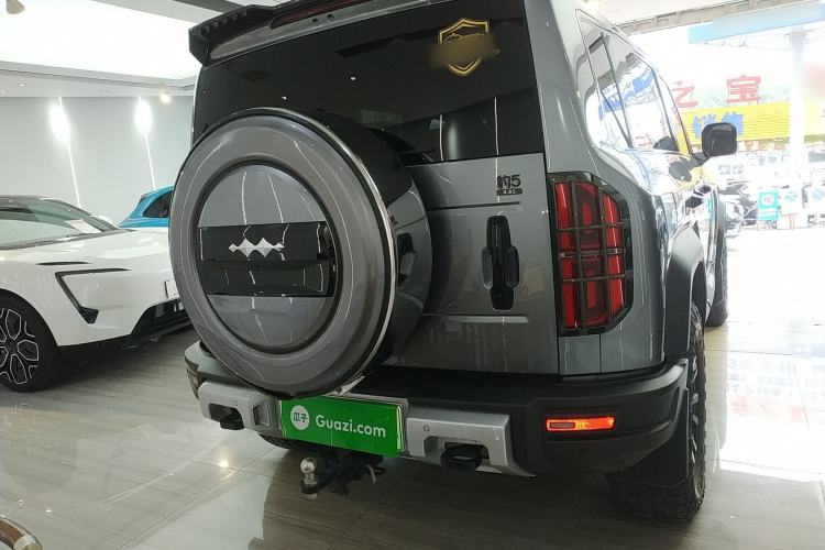 Used Formula Leopard 5 2023 Navigator Edition Rear